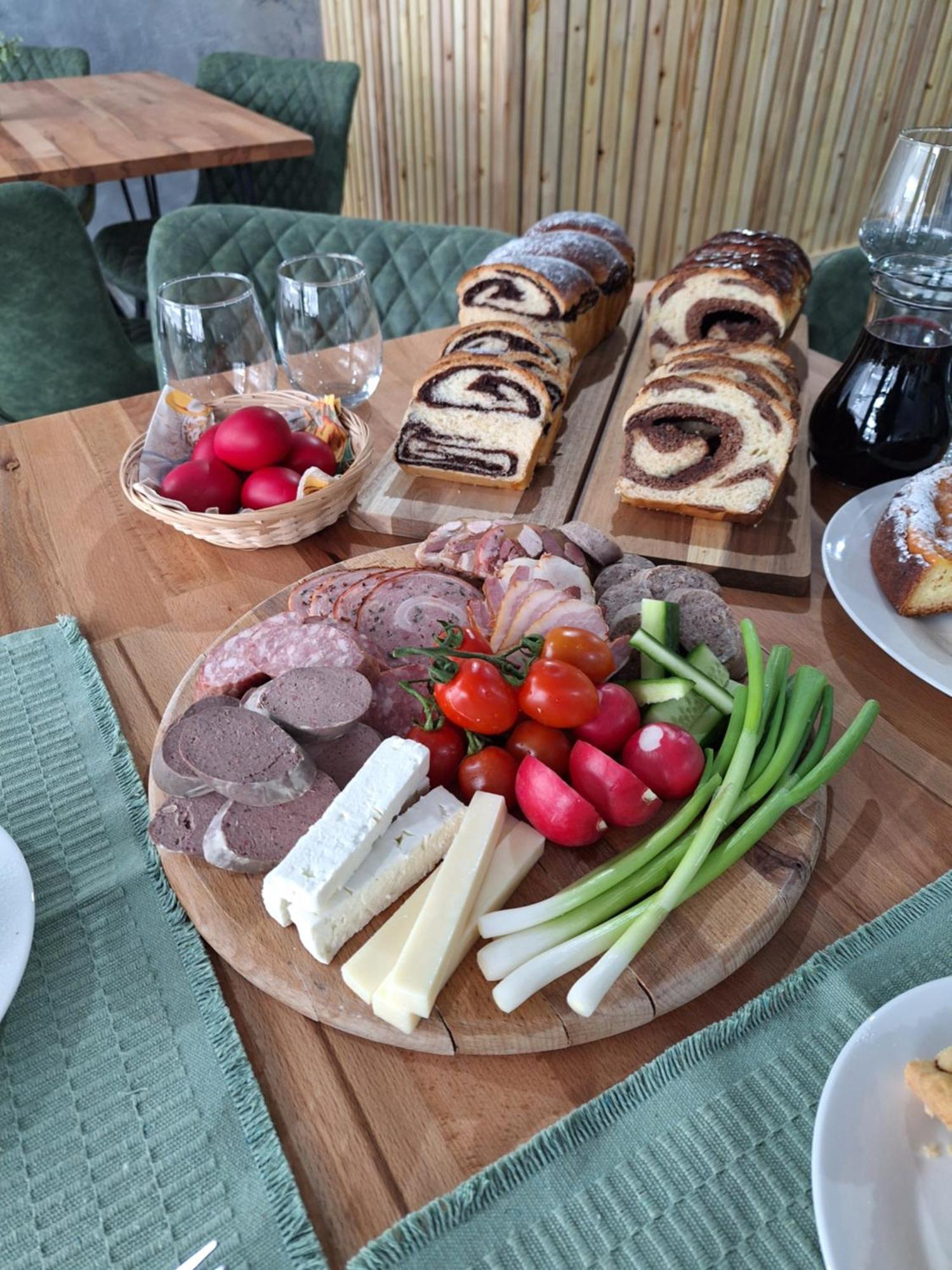Danifeld Inn Voronet Exteriör bild