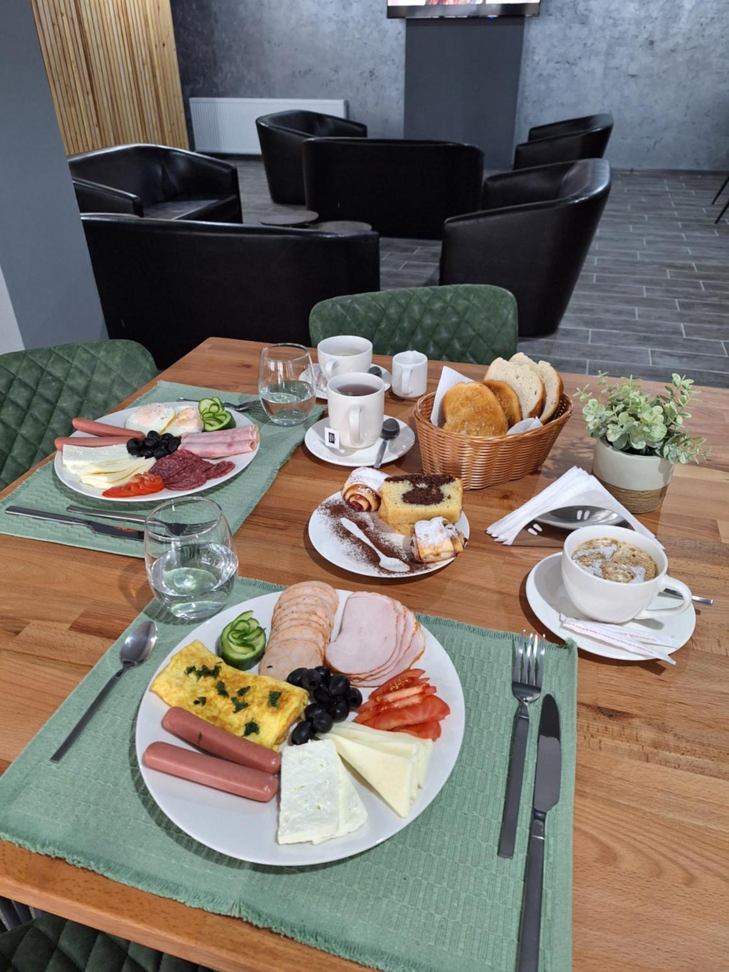 Danifeld Inn Voronet Exteriör bild