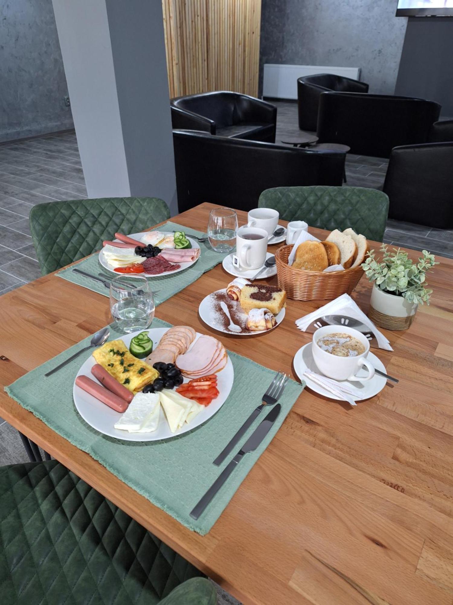 Danifeld Inn Voronet Exteriör bild
