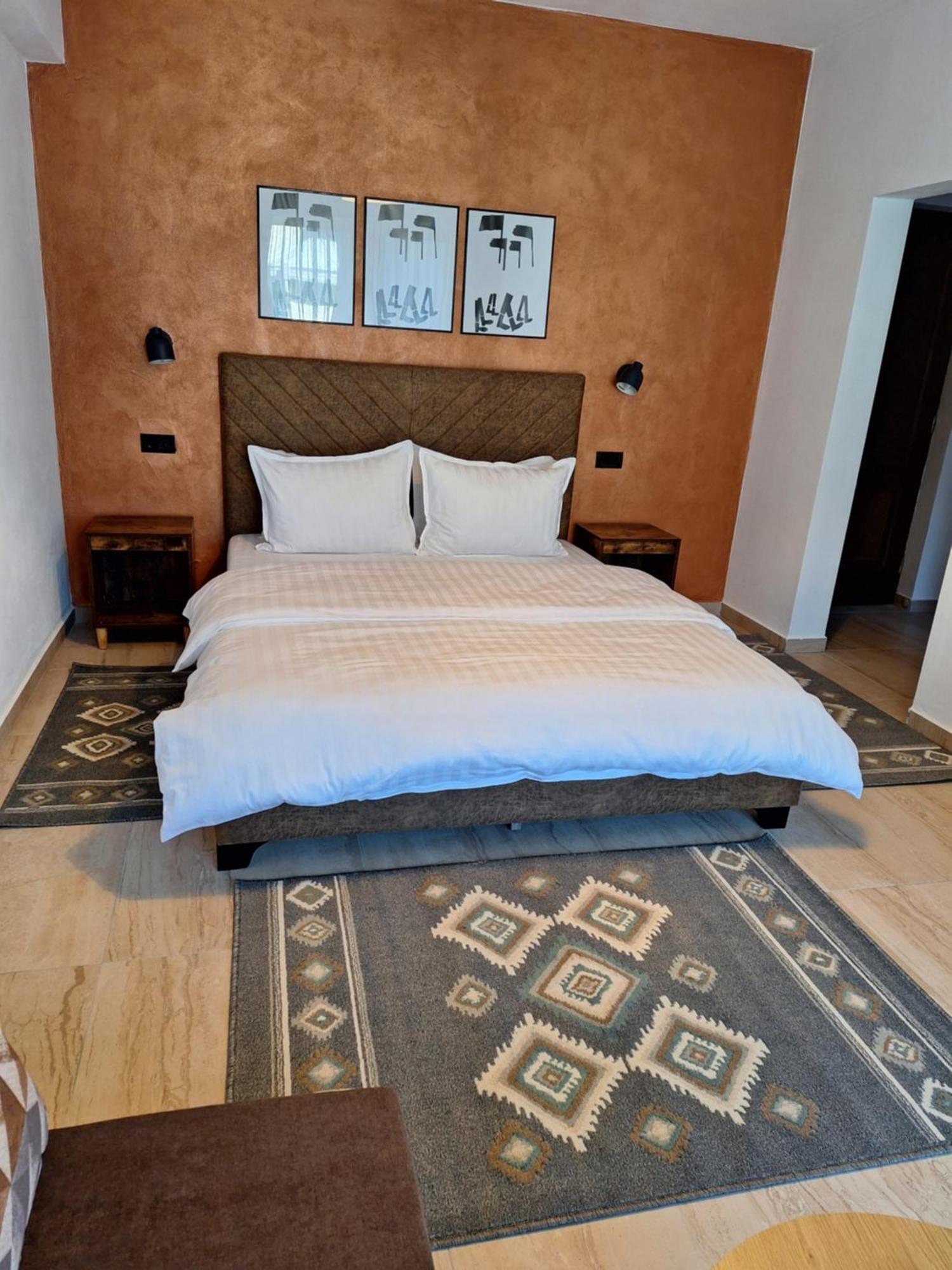 Danifeld Inn Voronet Exteriör bild